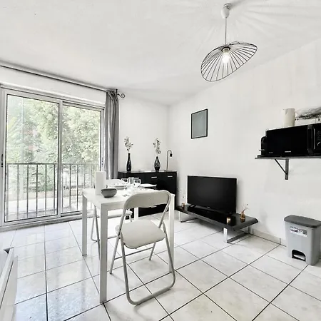 T1 - Parking - Proche Hypocentre *
