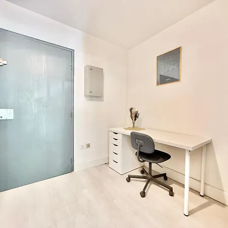 T1 - Parking - Proche Hypocentre *